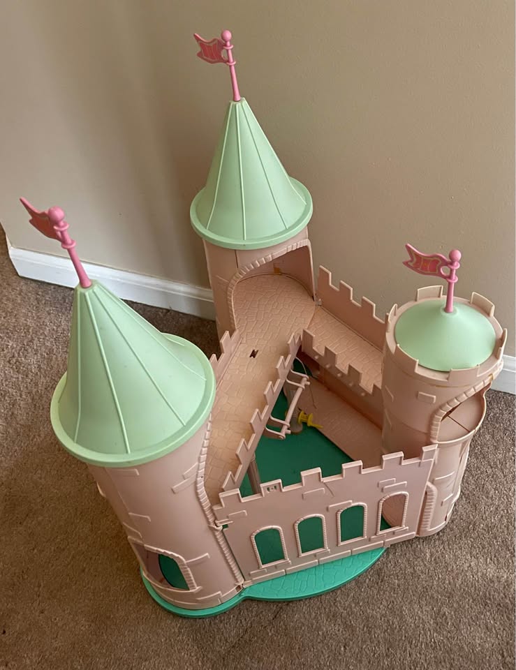 My Little Pony G1 'Dream Castle' by HASBRO (Lavender)
