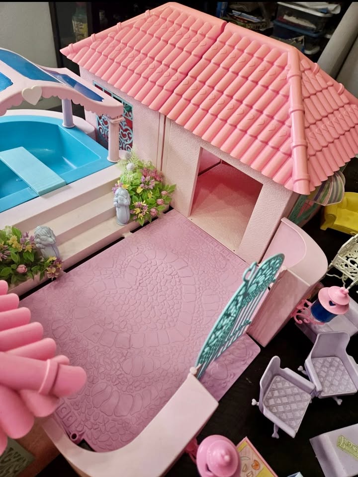 HABRO's My Little Pony G1Y4 'Paradise Estate' Play Set - 1986