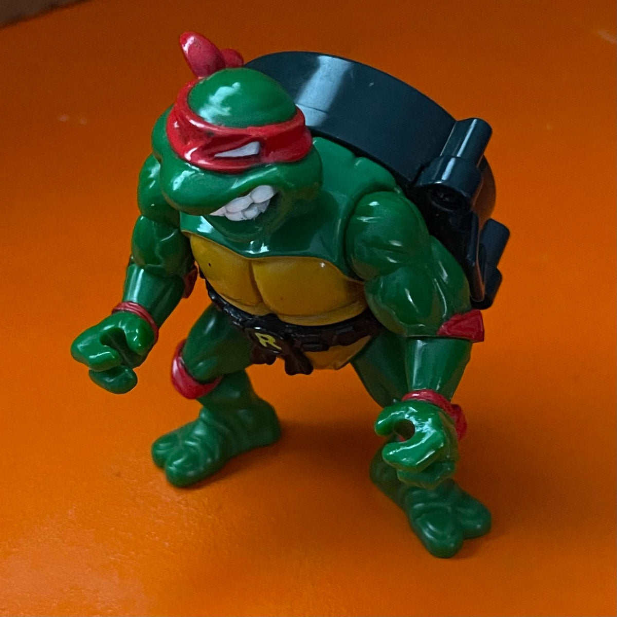 Figura de Acción "Raphael con Caparazón de Alcantarillado Urbano", de Playskool - 1991
