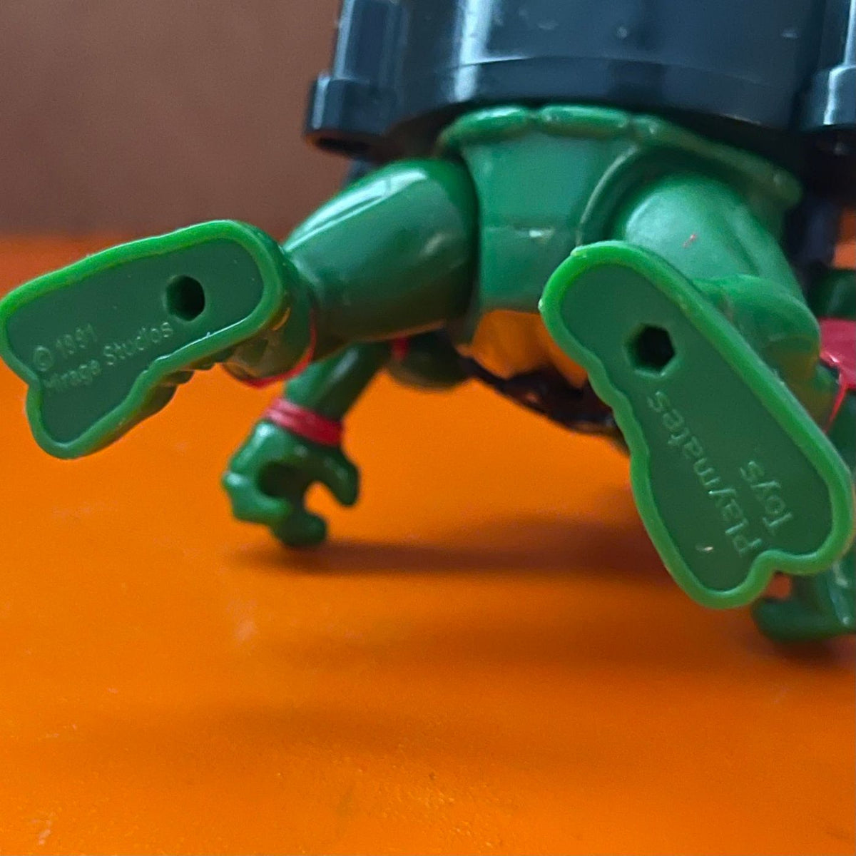 Figura de Acción "Raphael con Caparazón de Alcantarillado Urbano", de Playskool - 1991