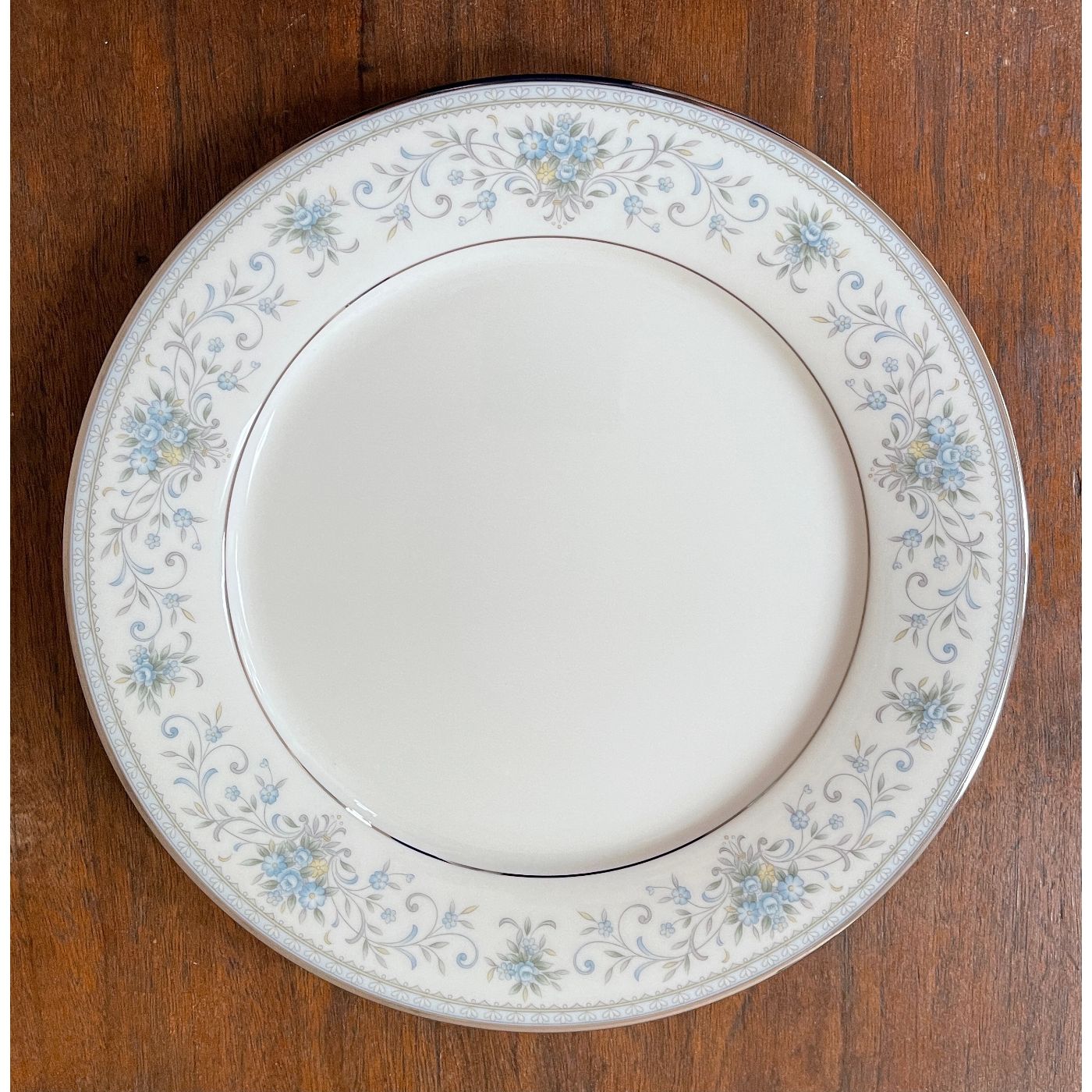 this is an image of the item that you see infront of you. shop the HARD FIND shop!