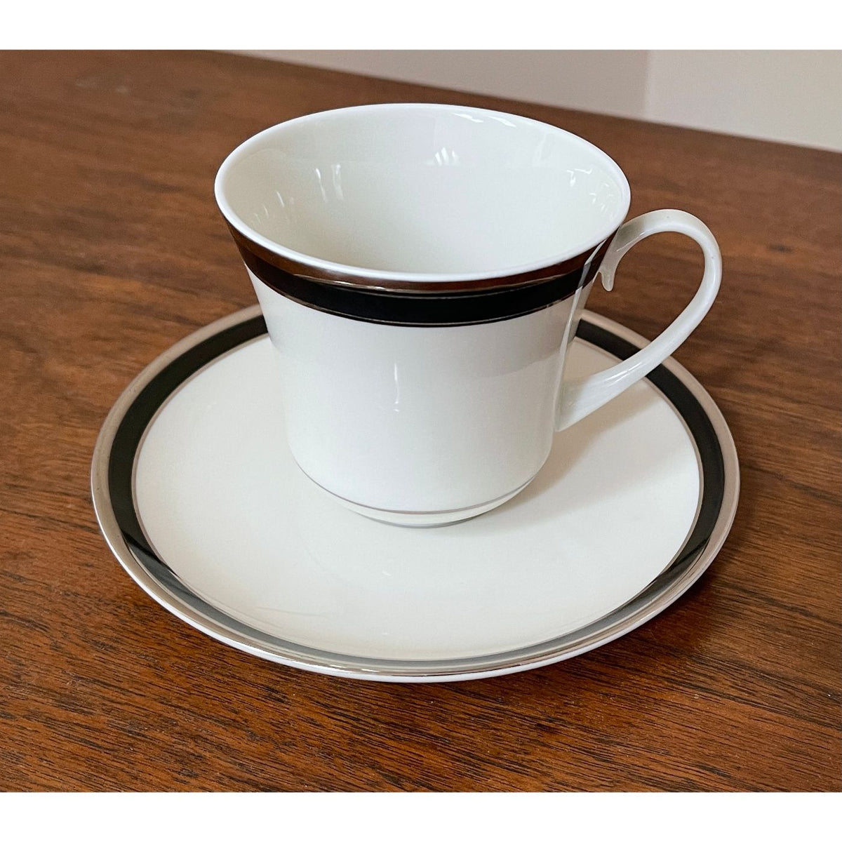 this is an image of the item that you see infront of you. shop the HARD FIND shop!