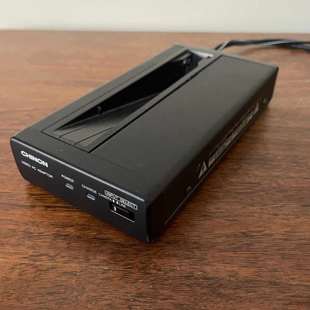 Cámara de video VHS Chinon CT-142 con bolsa y accesorios