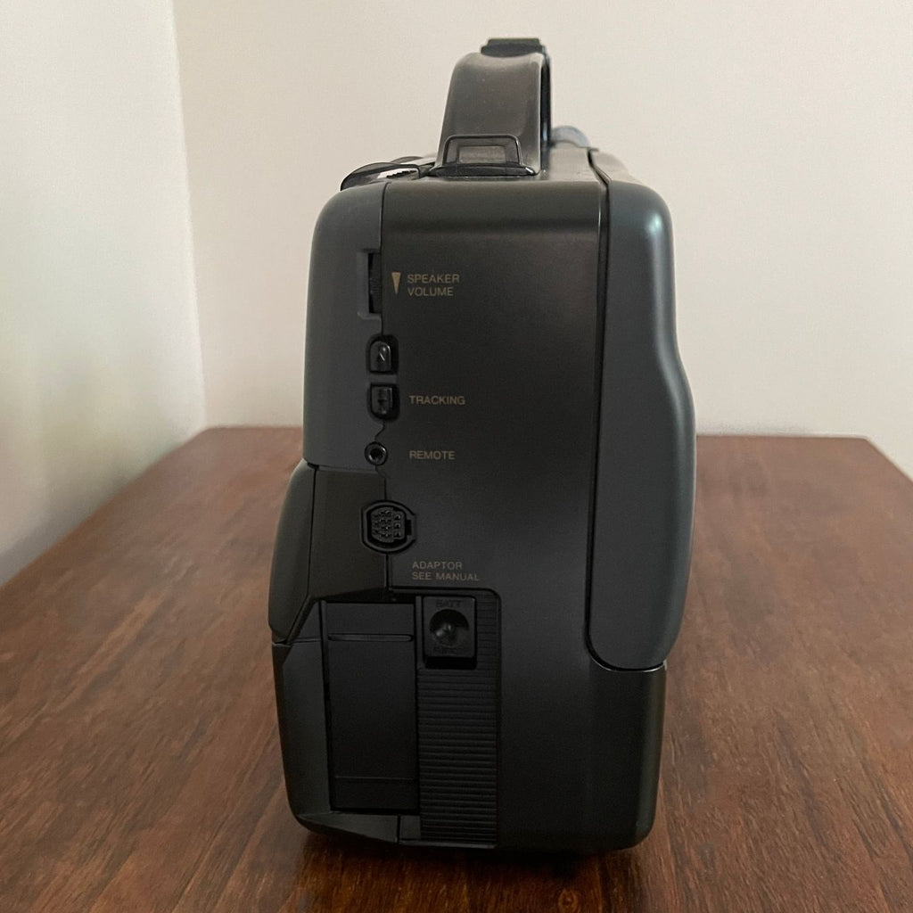 Cámara de video VHS Chinon CT-142 con bolsa y accesorios