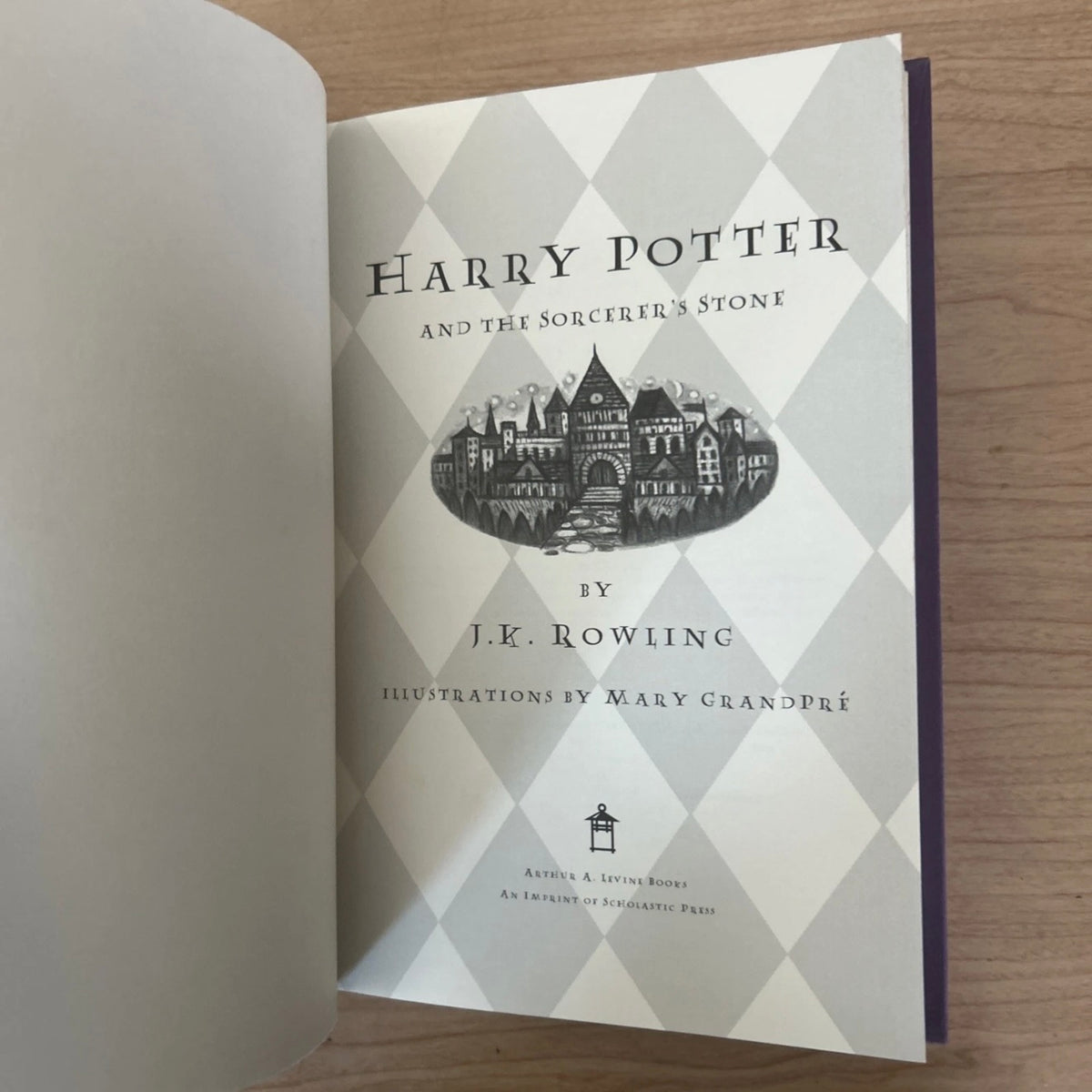 JK Rowling 'Harry Potter and the Sorcerer's Stone' 1st Print/1st US Ed/ HC - 1998