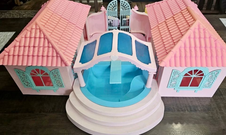 HABRO's My Little Pony G1Y4 'Paradise Estate' Play Set - 1986