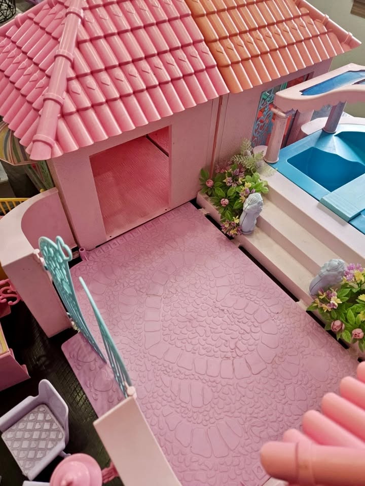 HABRO's My Little Pony G1Y4 'Paradise Estate' Play Set - 1986