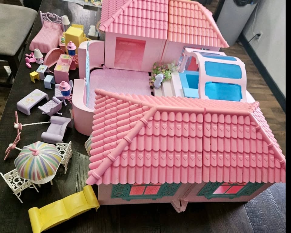 HABRO's My Little Pony G1Y4 'Paradise Estate' Play Set - 1986