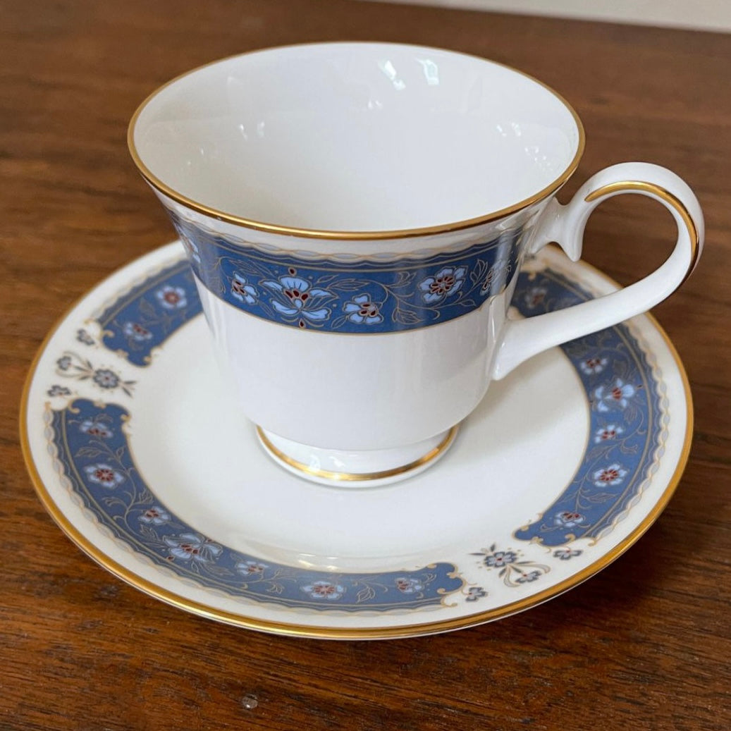 this is an image of the item that you see infront of you. shop the HARD FIND shop!